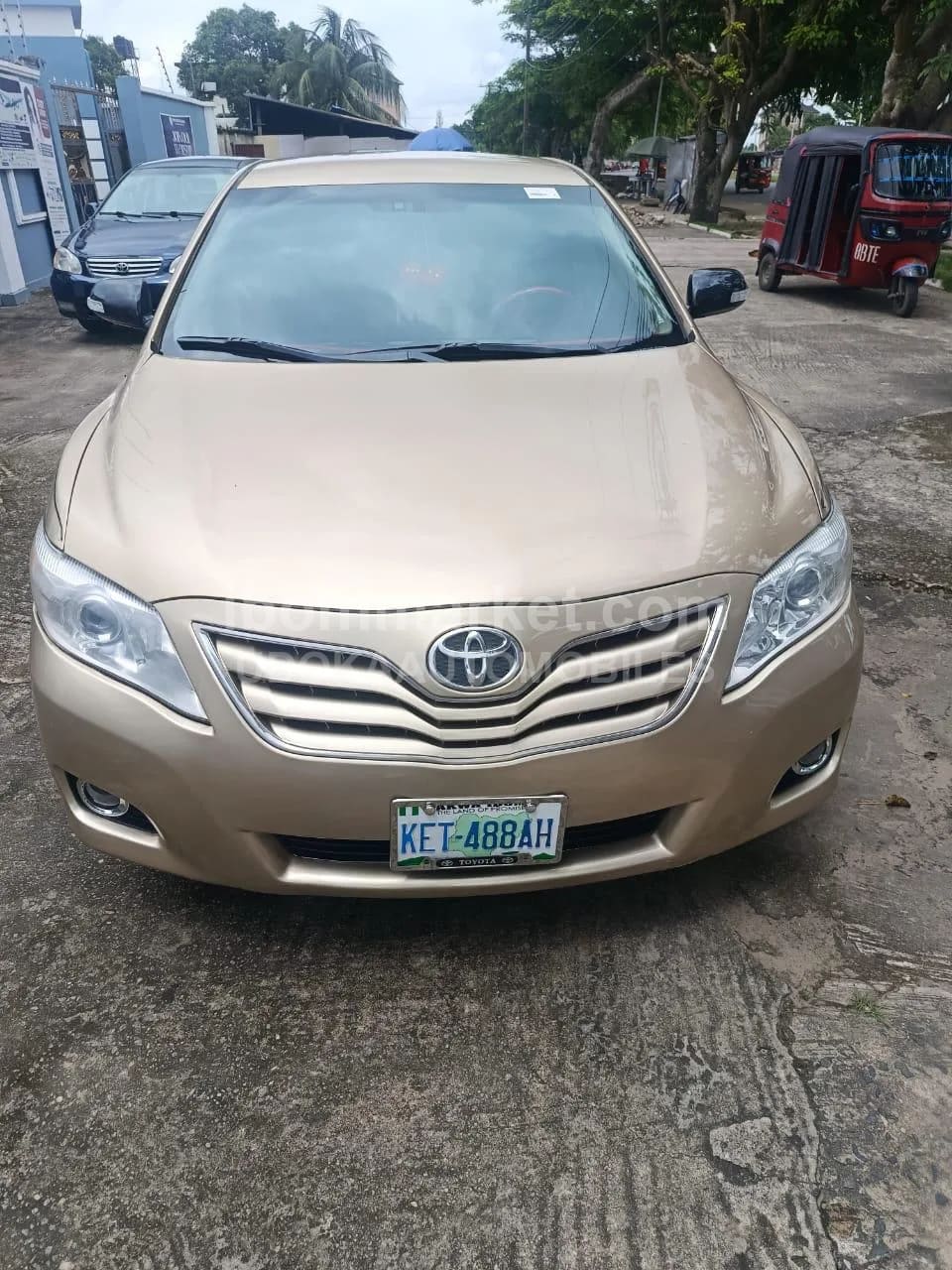 Toyota camry 2011 for sale