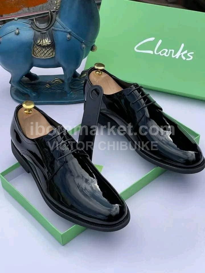 Luxurious black cover shoe